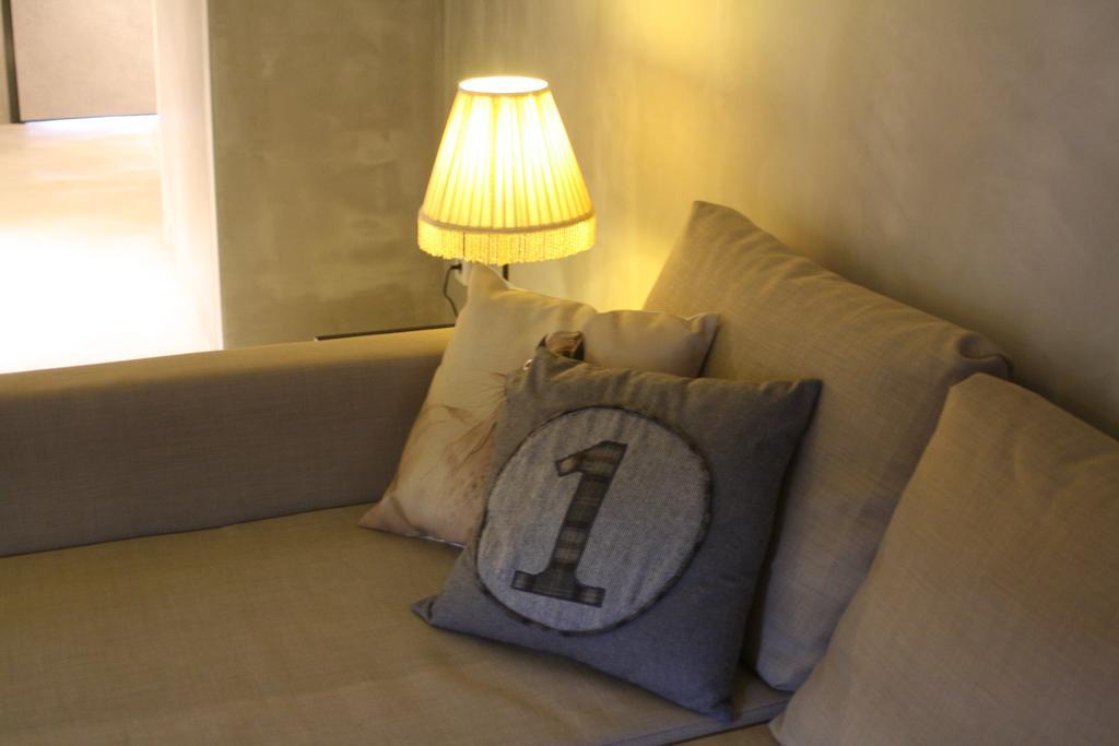 N1 Hostel Apartments And Suites Santarém Стая снимка