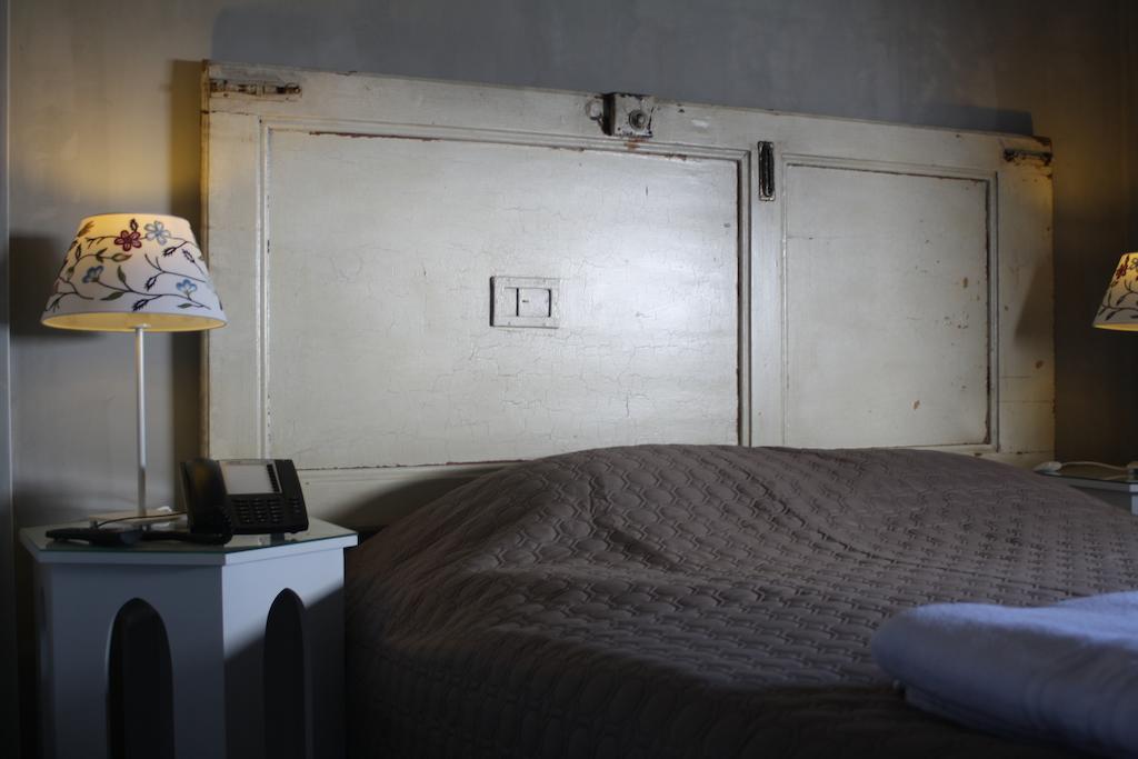 N1 Hostel Apartments And Suites Santarém Стая снимка